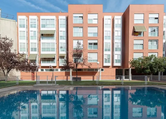 Vivienda Con Zona De Trabajo, Piscina Y Parking
